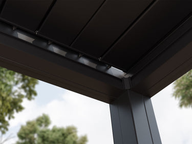 pergola-bioclimatica-pergolux-autoportante-sundream-antracite-teto-fechado