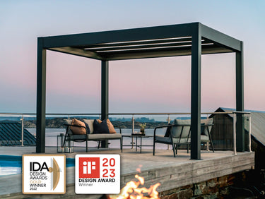 pergola-bioclimatica-pergolux-autoportante-skydance-antracite-awards