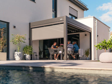 pergola-bioclimatica-pergolux-autoportante-skydance-antracite-cortina
